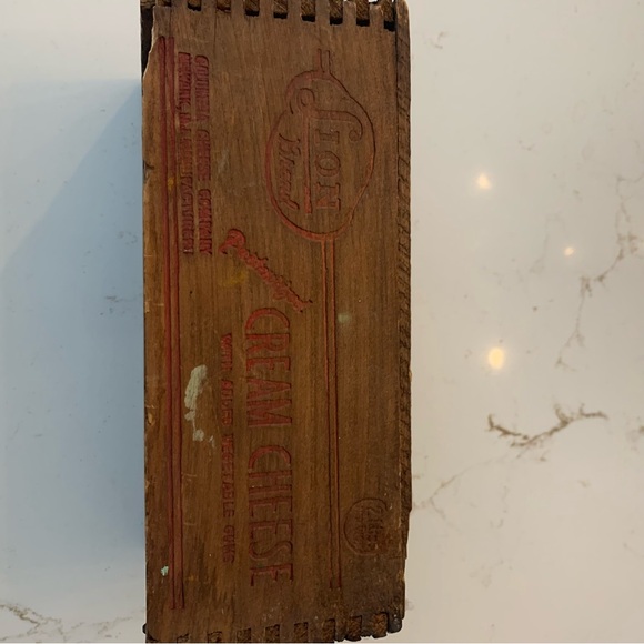 Vintage Lion Brand Pasteurized Chive Cream Cheese Wooden Box 3.5” x  3” x  7” NJ - Picture 9 of 10